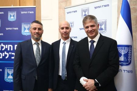 الاعلان عن بدء مسار تشاوري واسع مع جمهور المديرين،المعلّمين، الأهل والطلاب